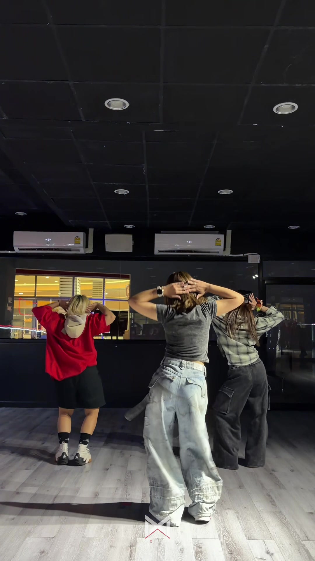 @MAXXDANCESTUDIO