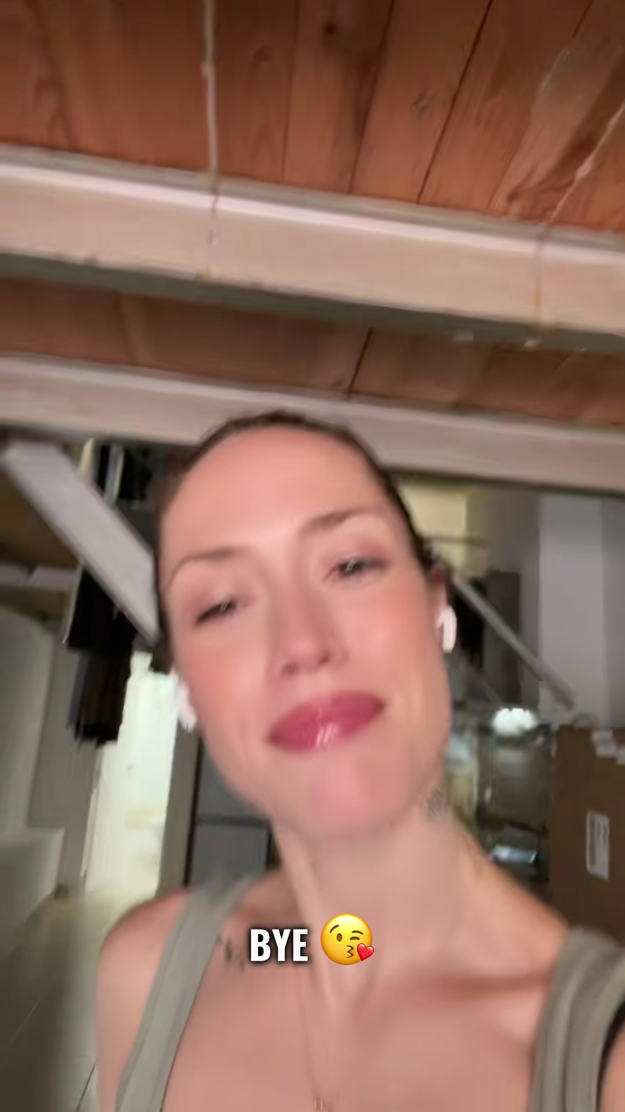 @misszorajones