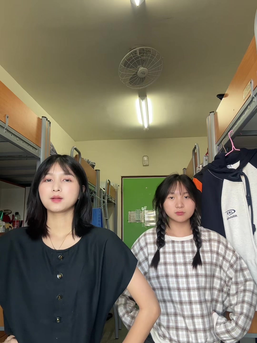 @何利芳