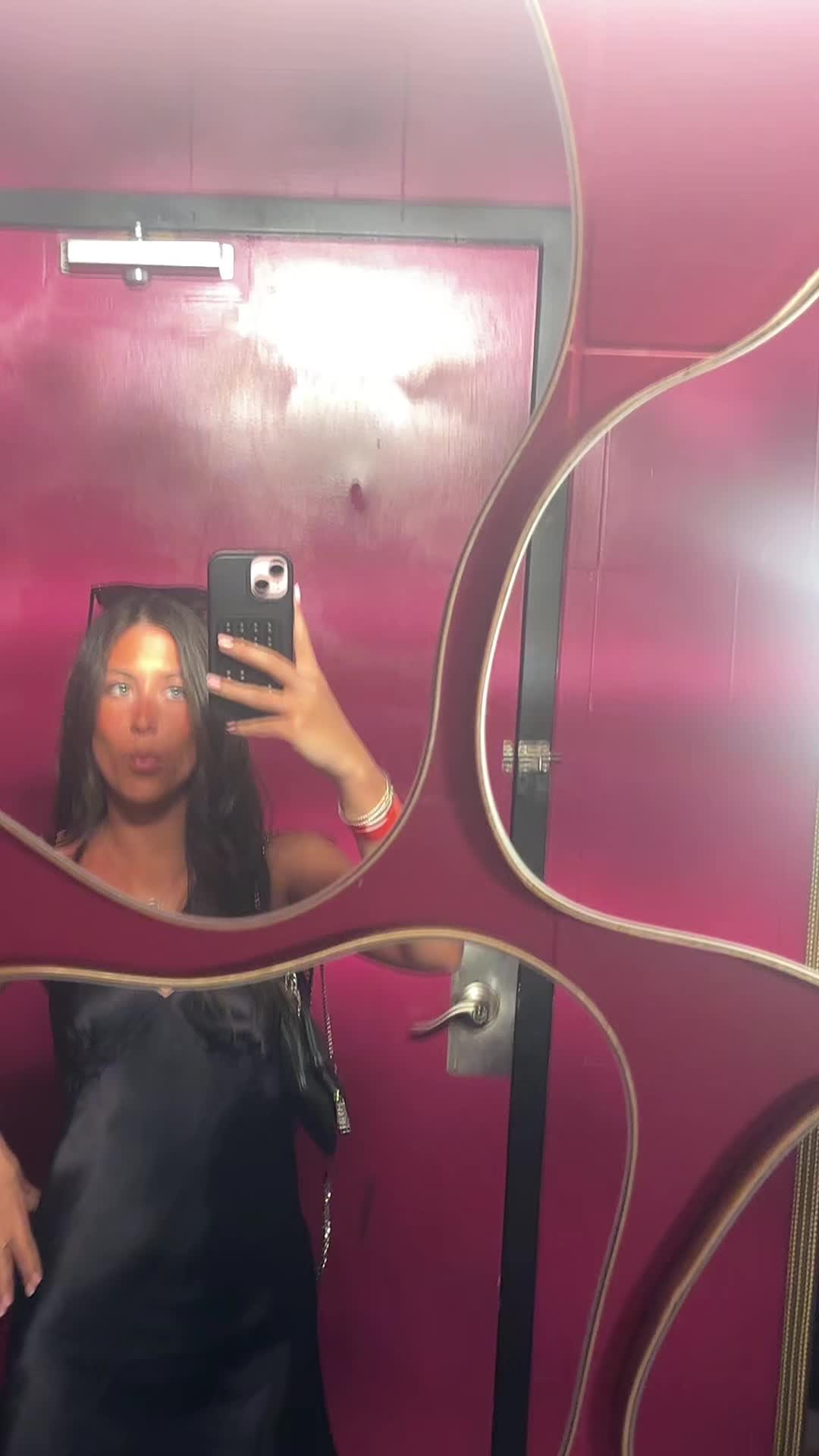 @Mia