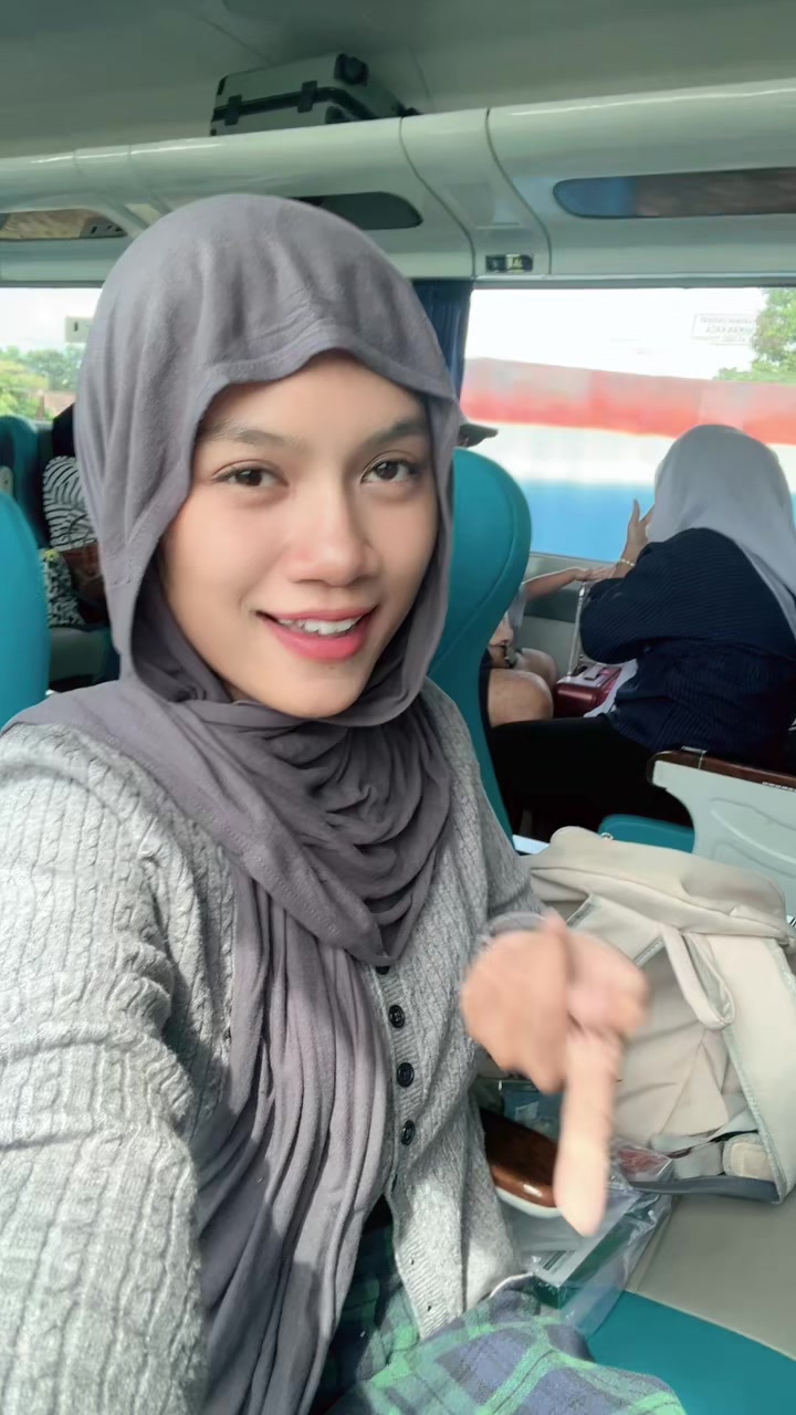 @Maudhy Ferari