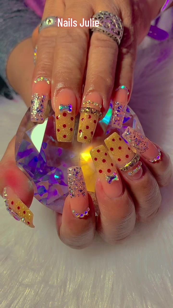 @NAILS JULIE