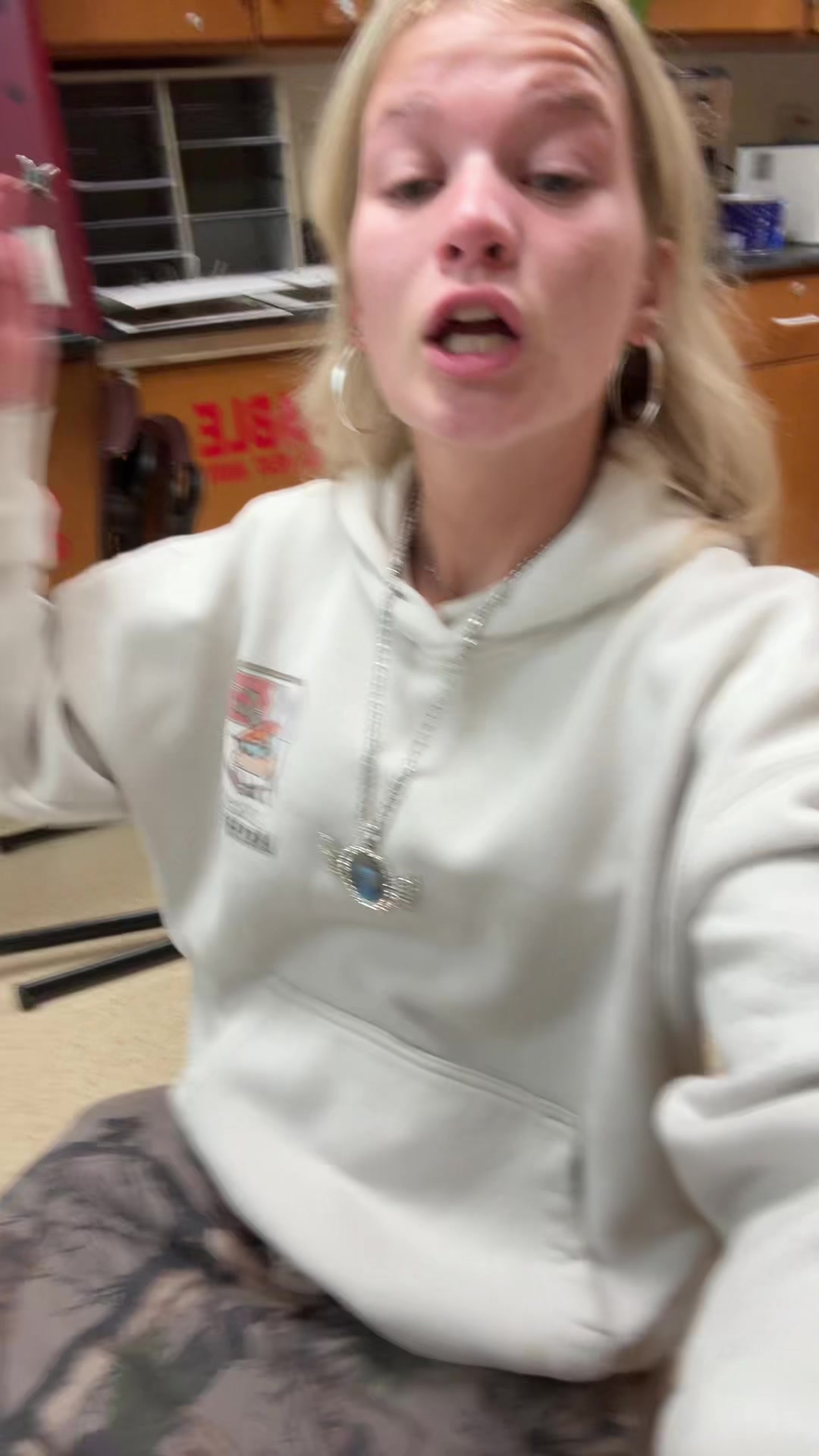 @comehelpabby