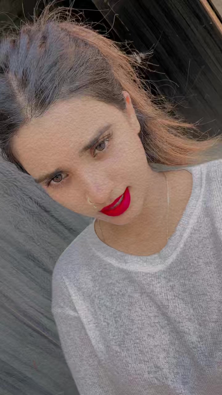 @Bhojpuri Queen 👑