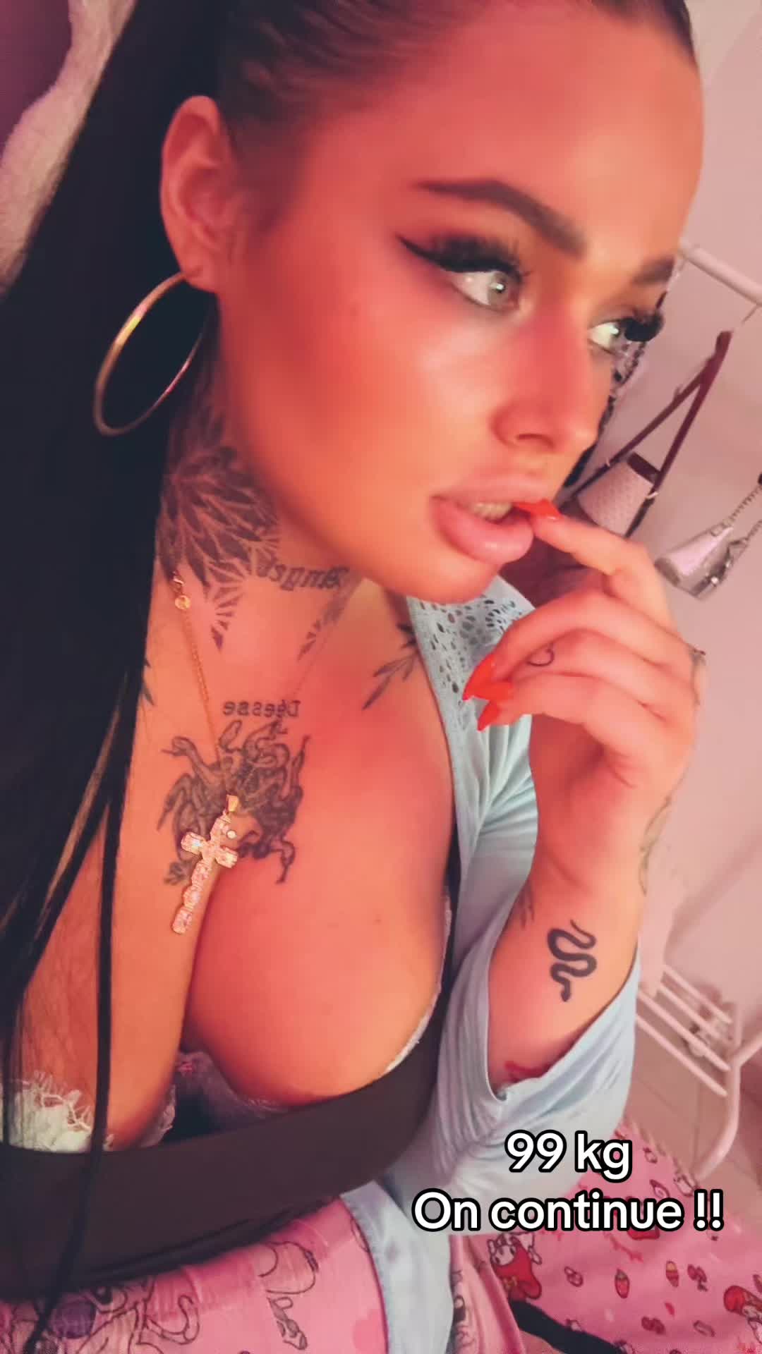 @Adela Bratzcuty 🍒
