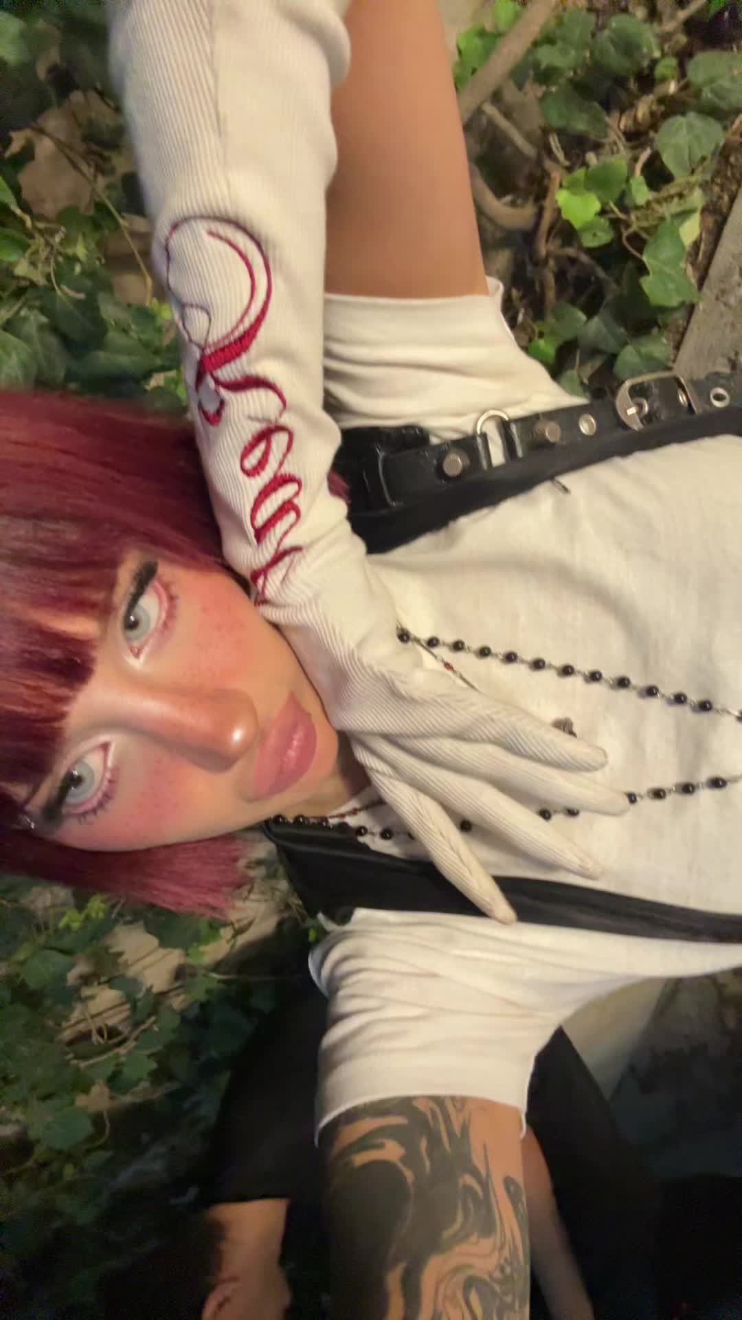 @روژآ