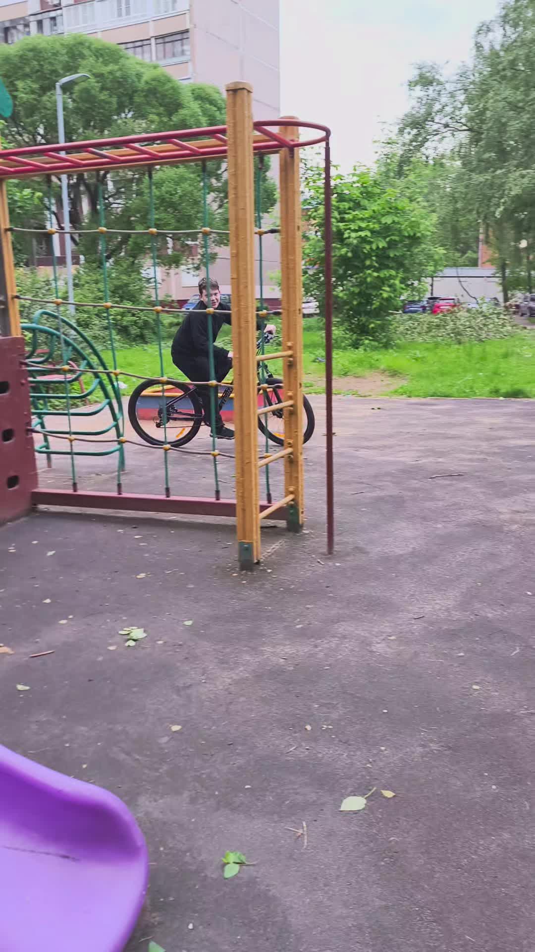 @ебутся