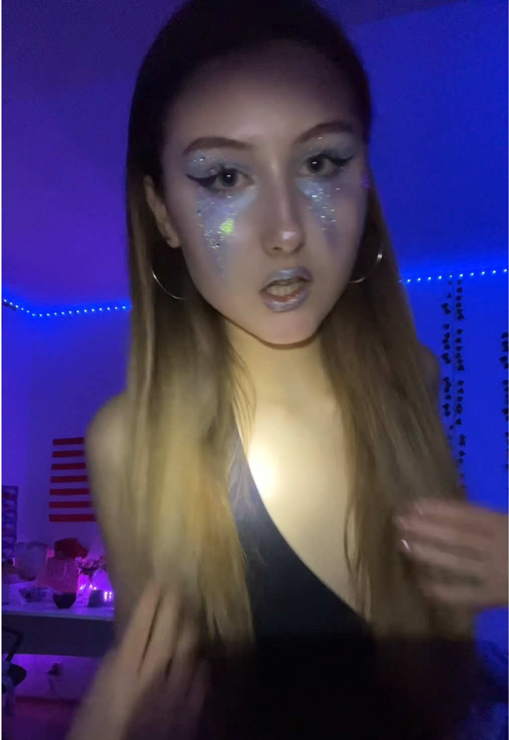 @аня