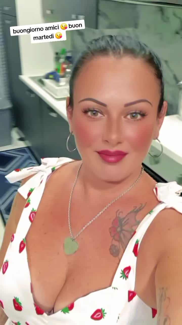 @ladeadelledee