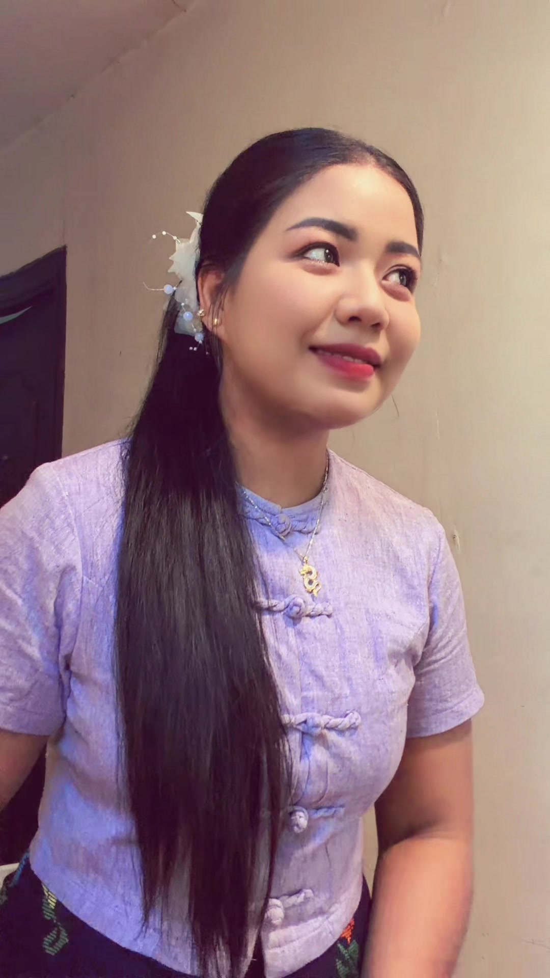 @khin zu paing