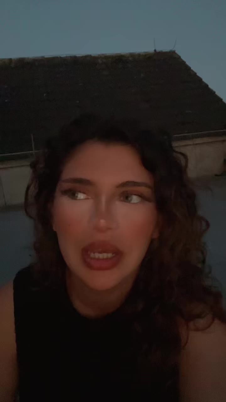 @MiraBks