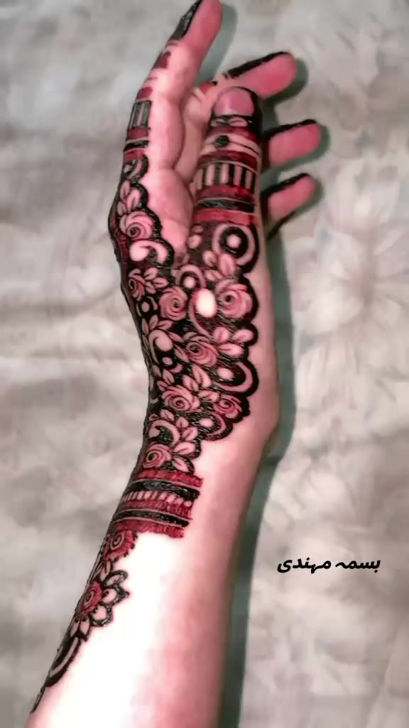 @مہندی آرٹسٹ💅🏻🦢🌸