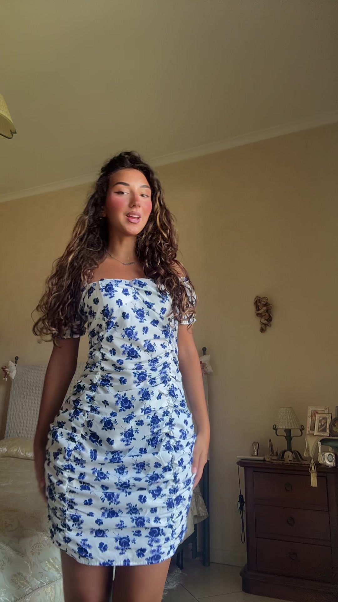 @elle_v_1