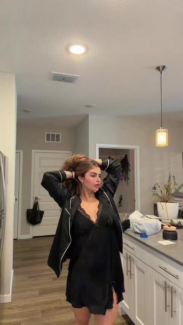 @Bella