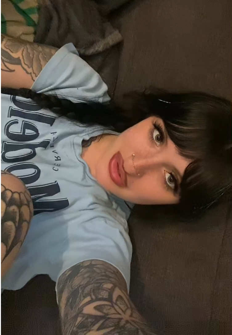 @Des🕷️🕸️🦇
