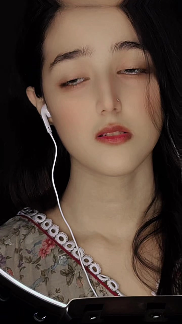 @𝕾𝖆𝖒𝖊𝖊𝖗𝖆 𝕶𝖍𝖆𝖓 🕊️