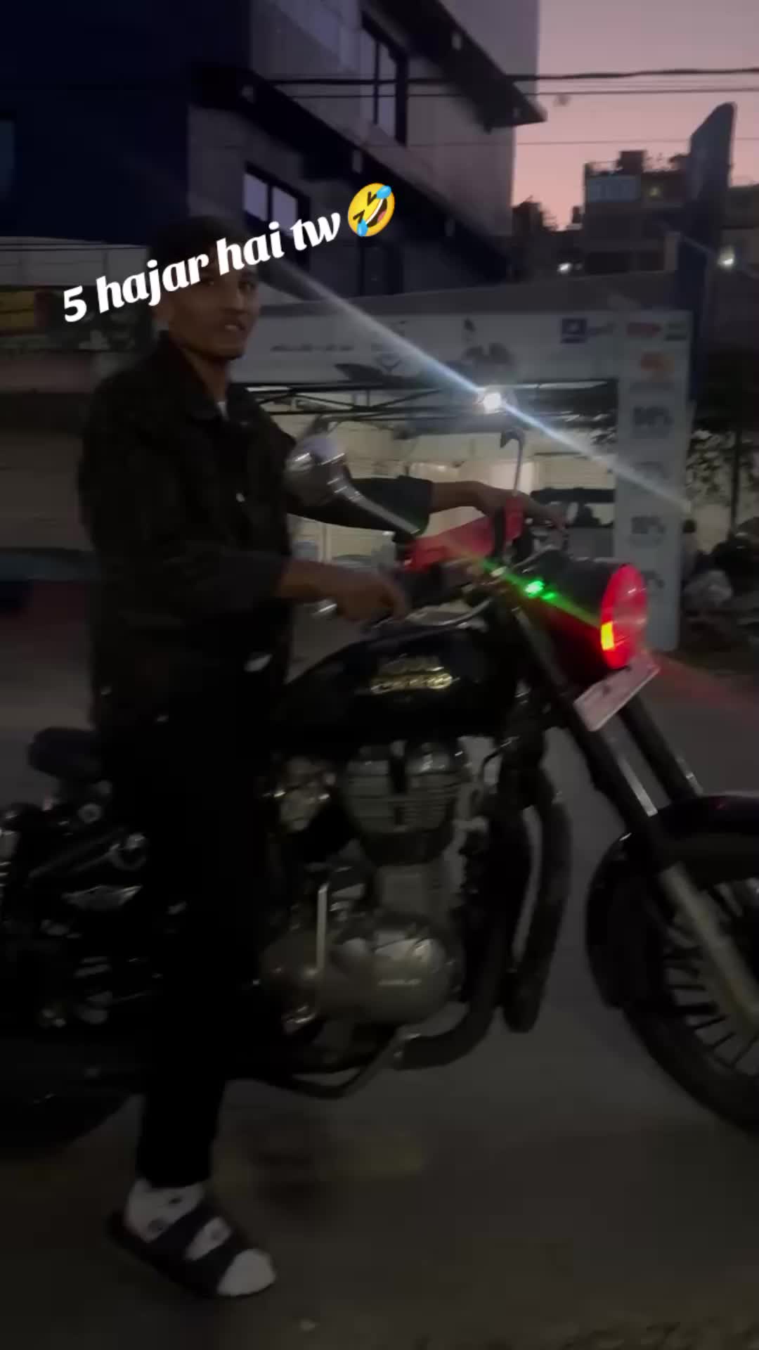 @Akash07🫨