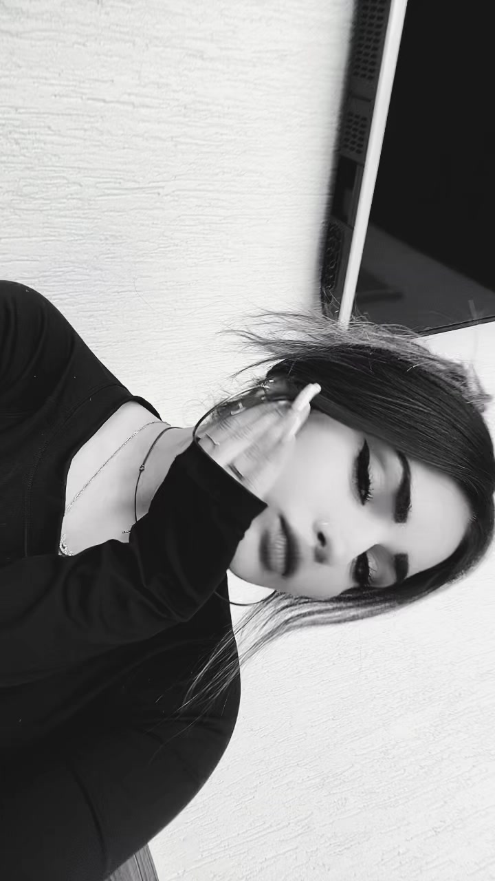 @_Sacha_