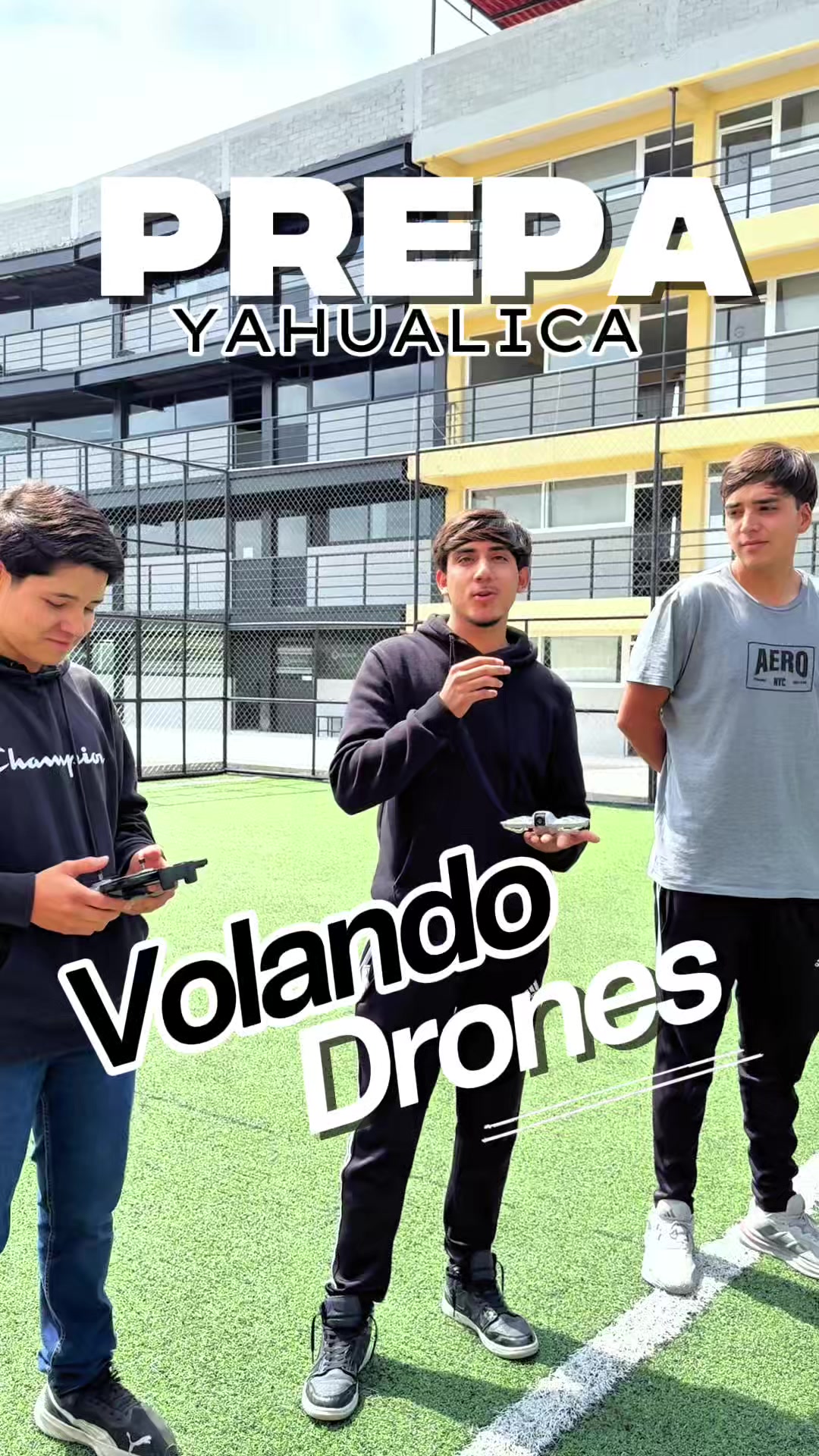 @Universidad De Yahualica