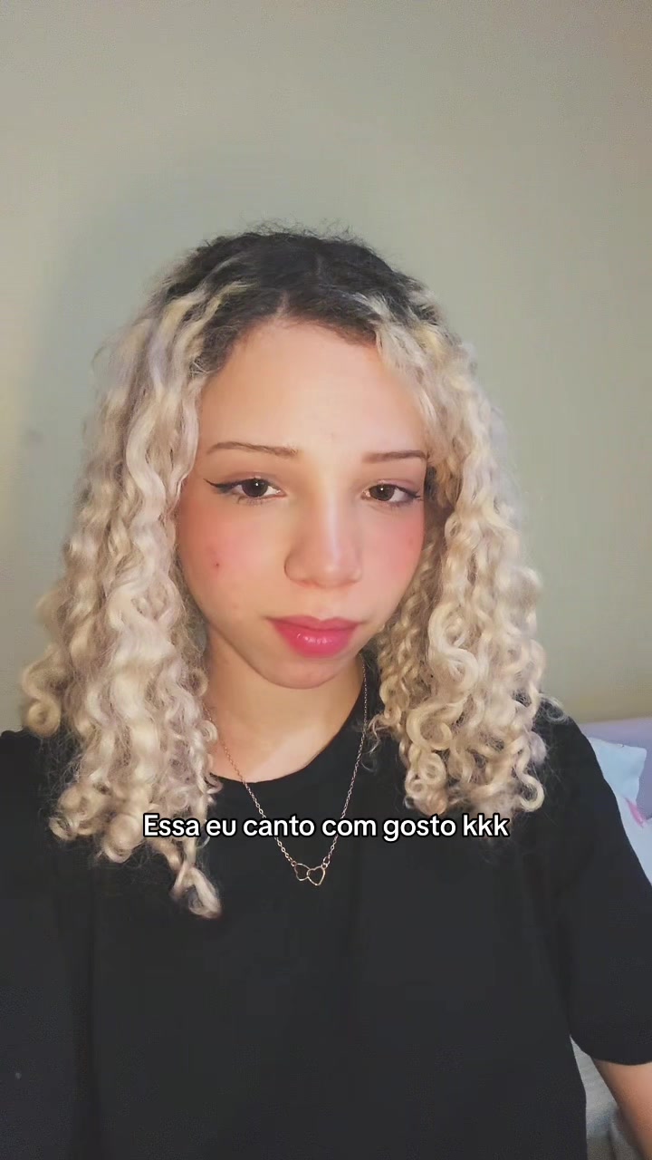 @Ang&eacute;lica Silva