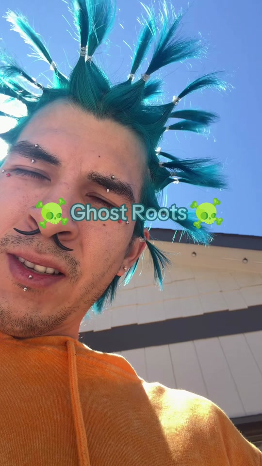 @𖣂