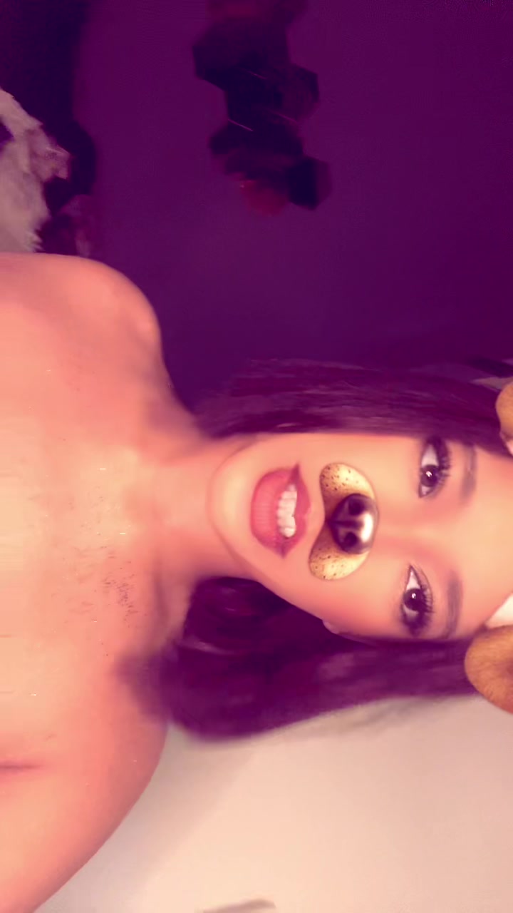@𝓓𝓲𝓷𝓪🍸