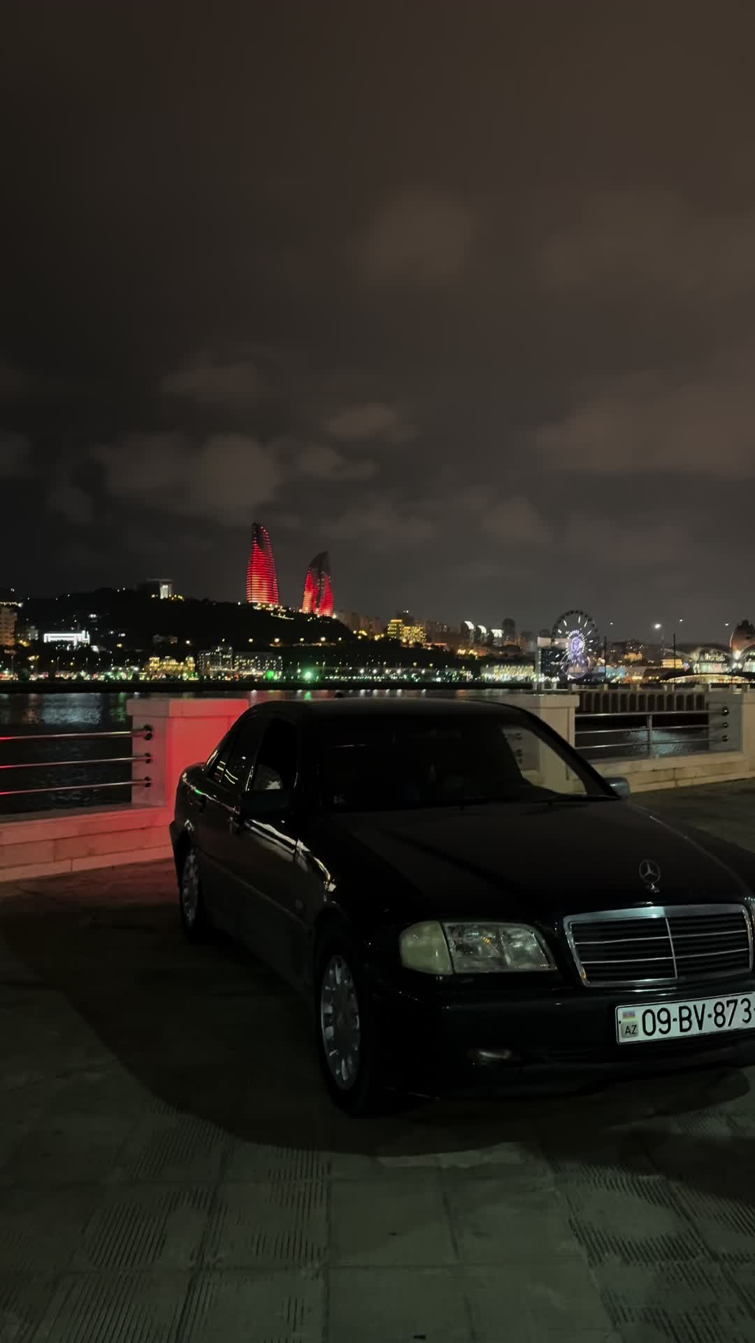 @873