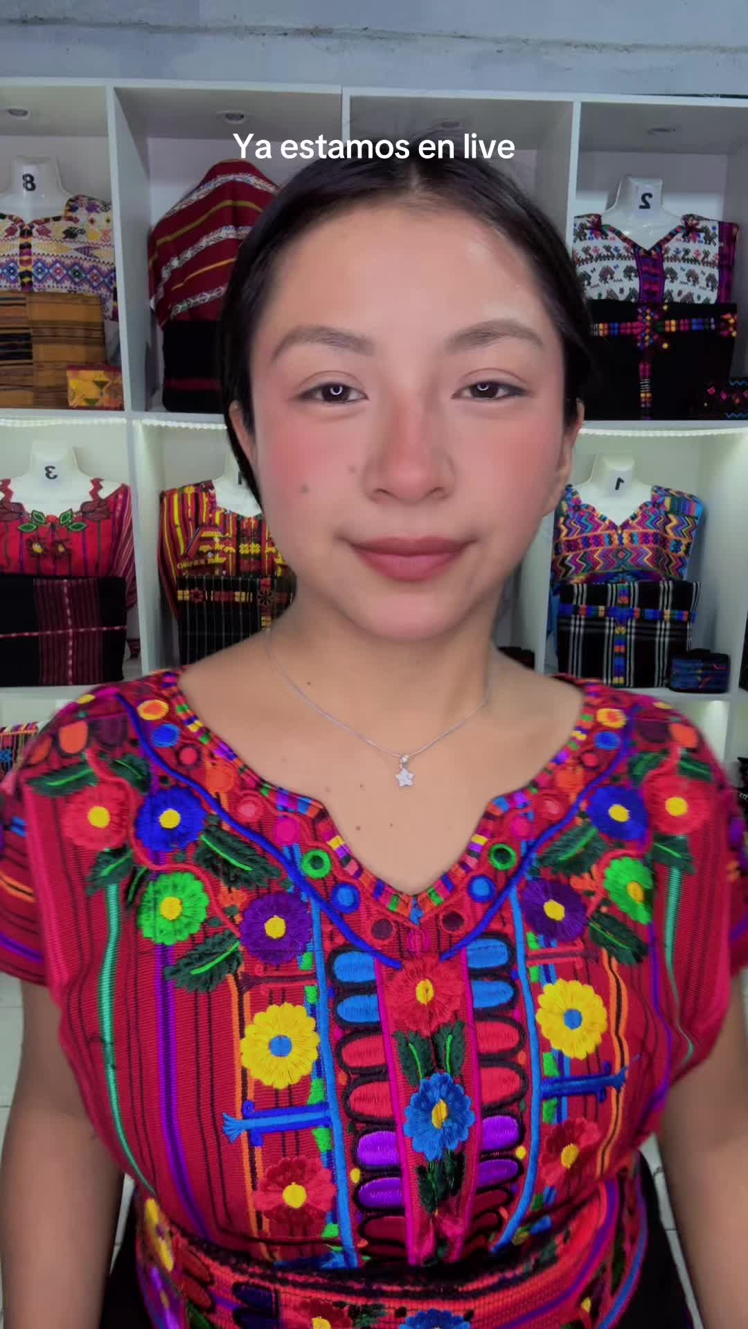 @TÍPICOS LUISA XUJUR