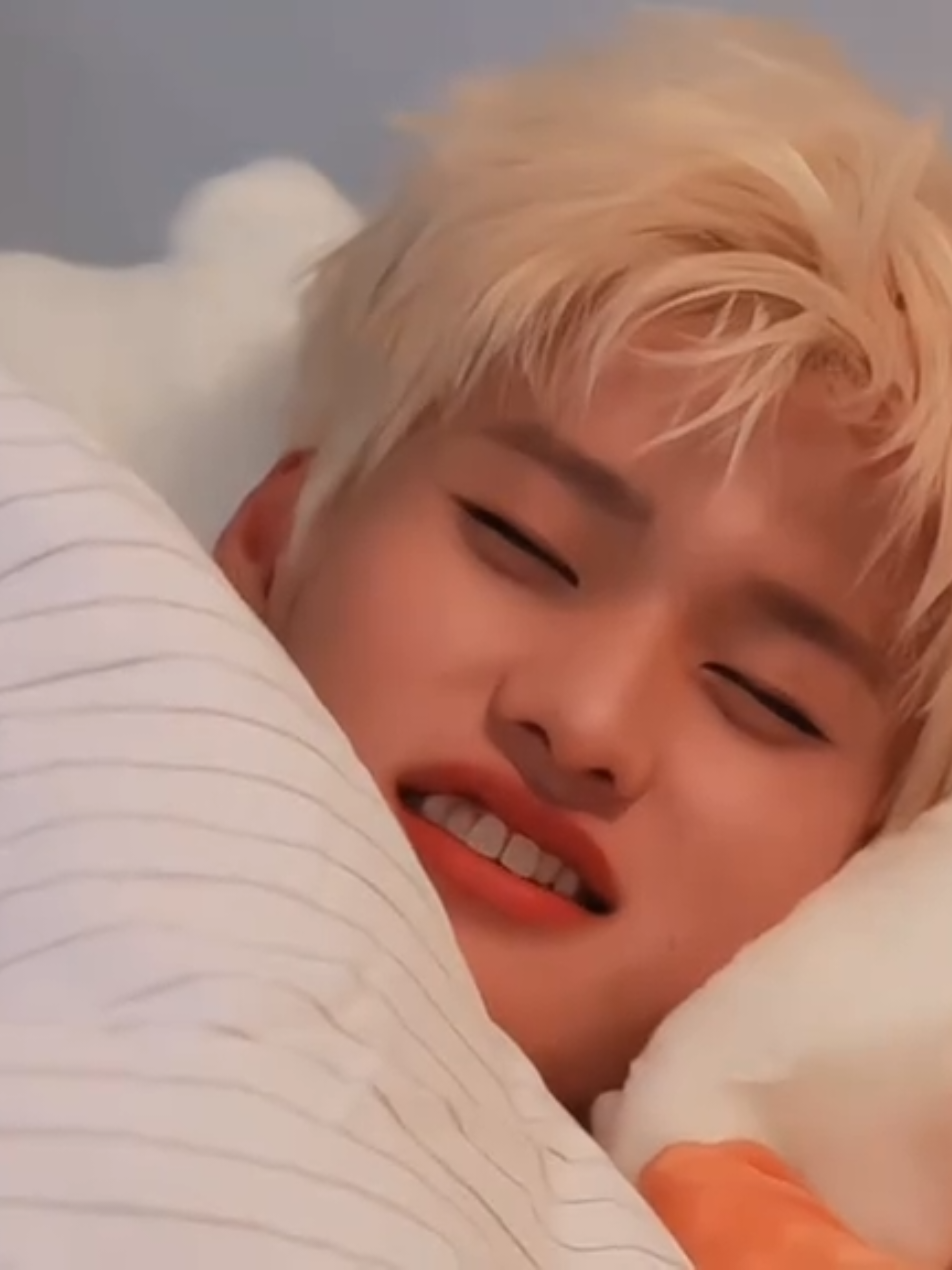 @𝓼 𝓸 𝓱 𝓮 𝓮