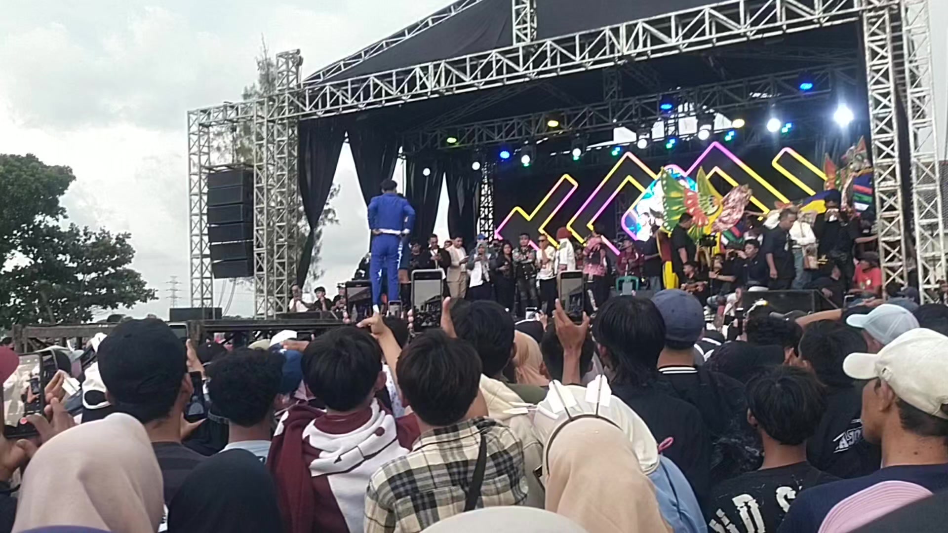 @Iskh.Azam 🇮🇩