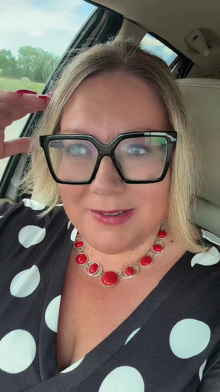 @JustLaura