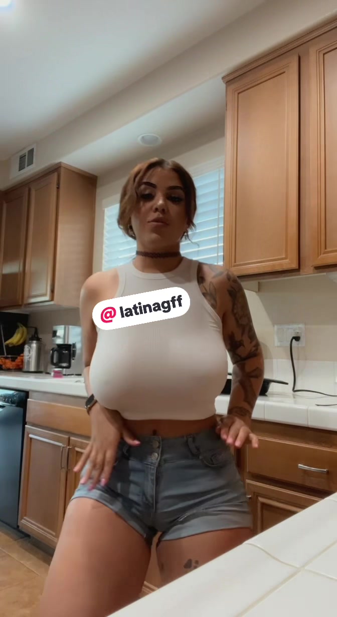 @LatinaGirlFriend