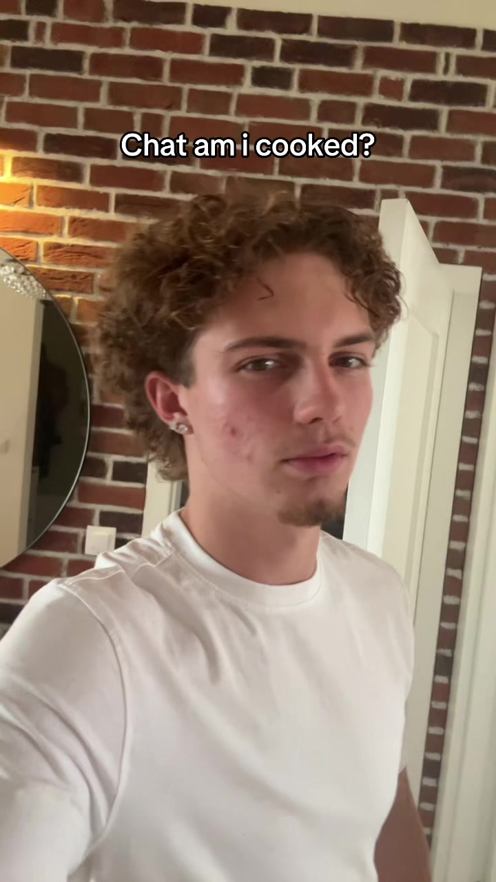 @Sqwimeee