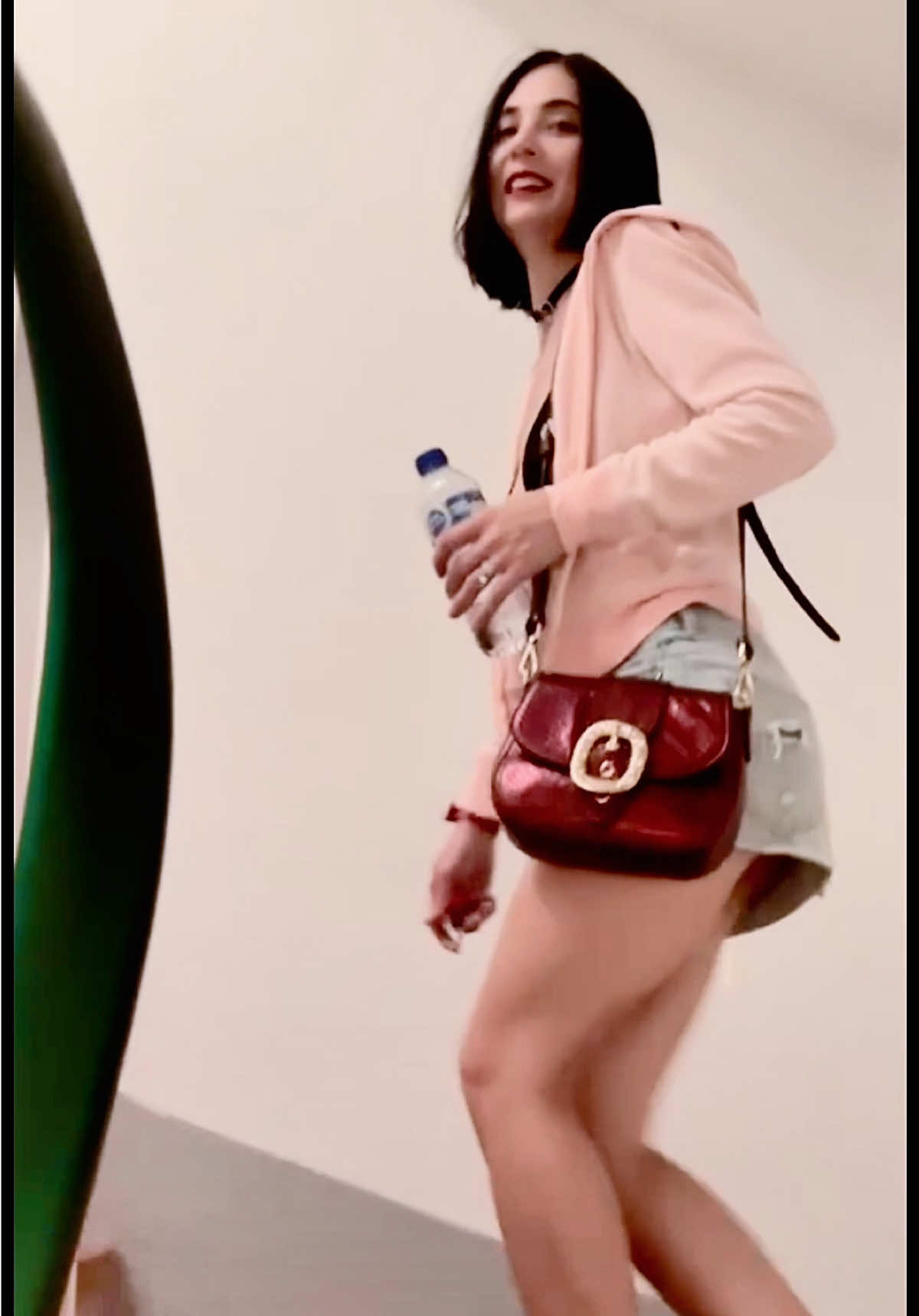 @artania_