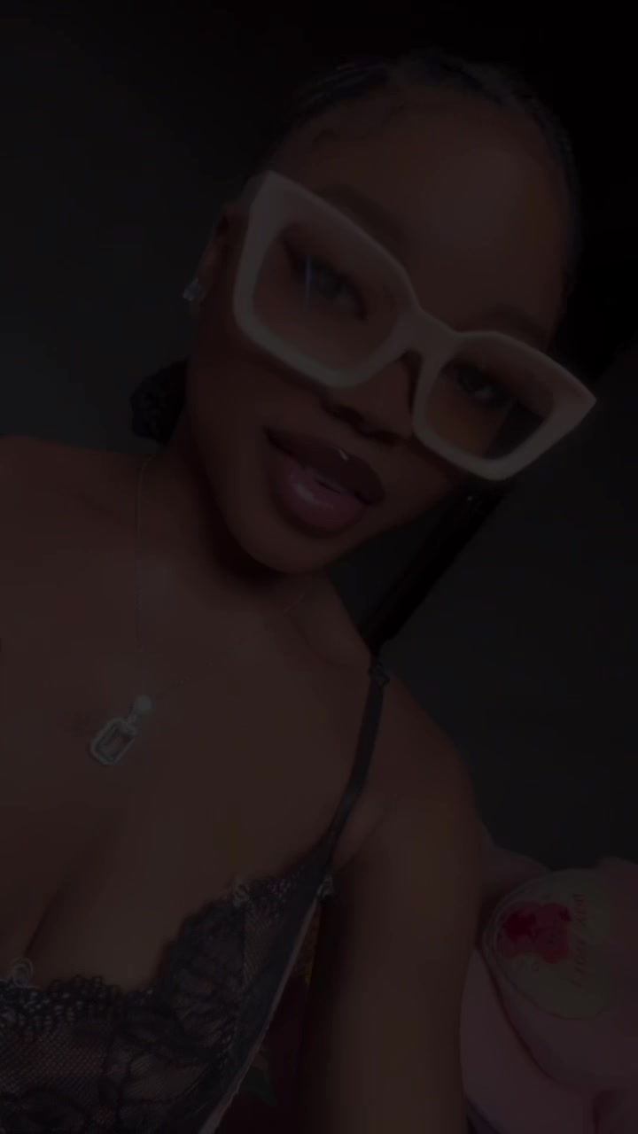 @𝓒𝓗𝓘𝓝𝓔𝓜𝓔𝓡𝓔𝓜💋