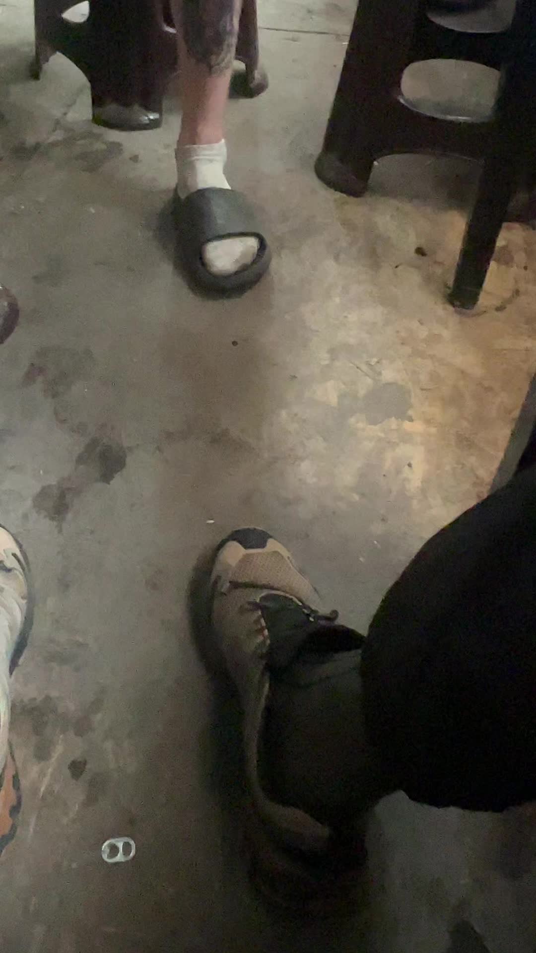 @Бєлий