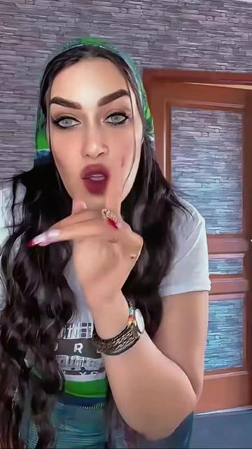 @ألأستاذة نجوى ((وحش الكون))