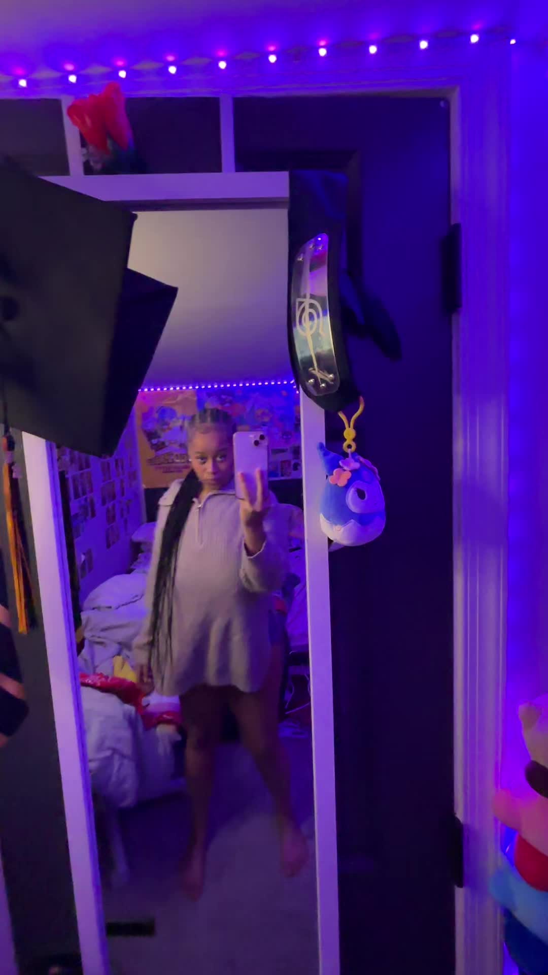 @Nik♡.