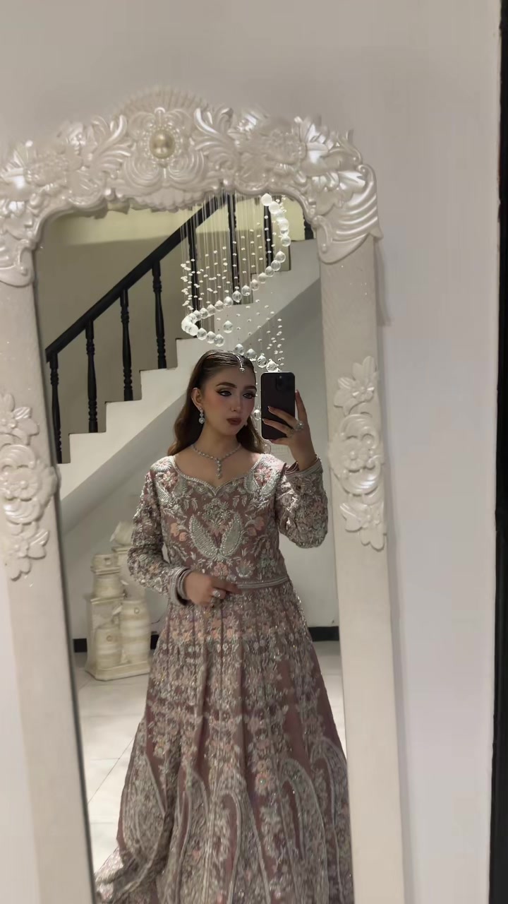 @amnah khan🦋