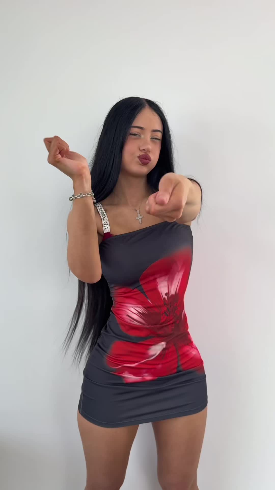 @lillyabellaa