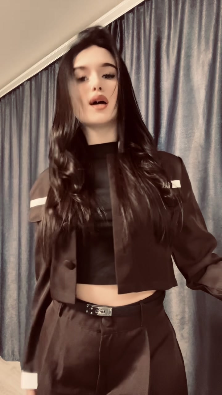 @𝓤.