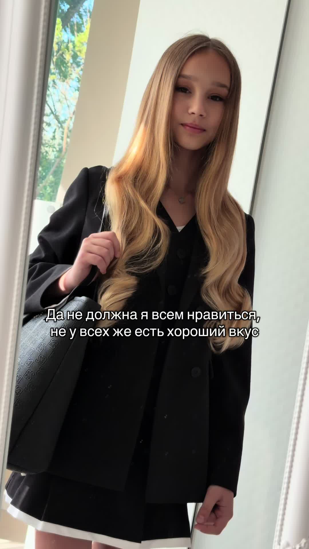@𝐧𝐞𝐨𝐧𝐢𝐥𝐚