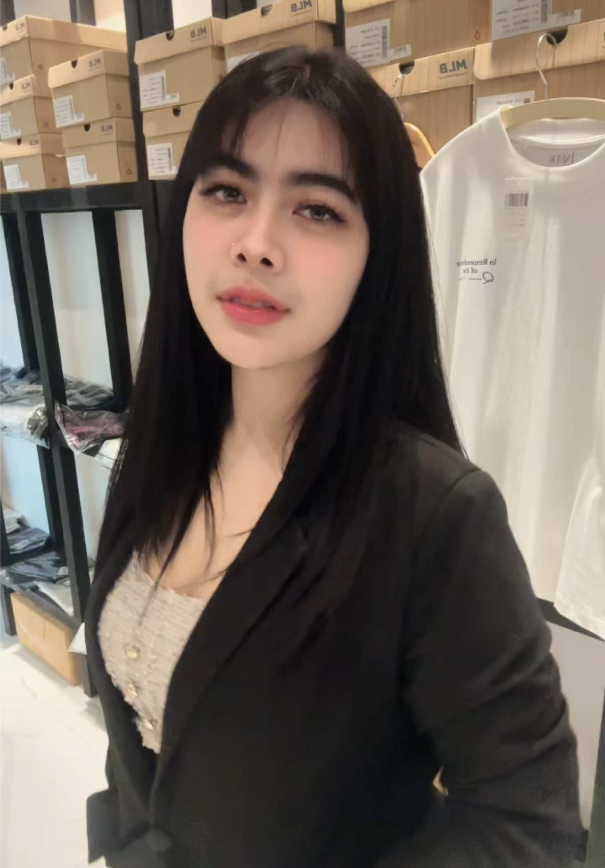 @เมย์ เสาวณีย์ 🖤