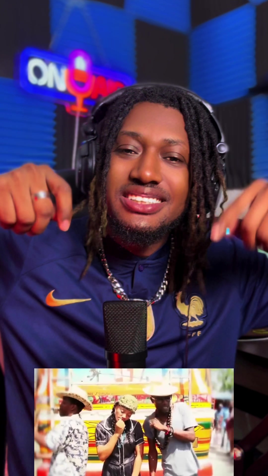 @𝐏𝐲𝐯𝐨 𝐎𝐧 𝐓𝐡𝐞 𝐌𝐢𝐜🎙️