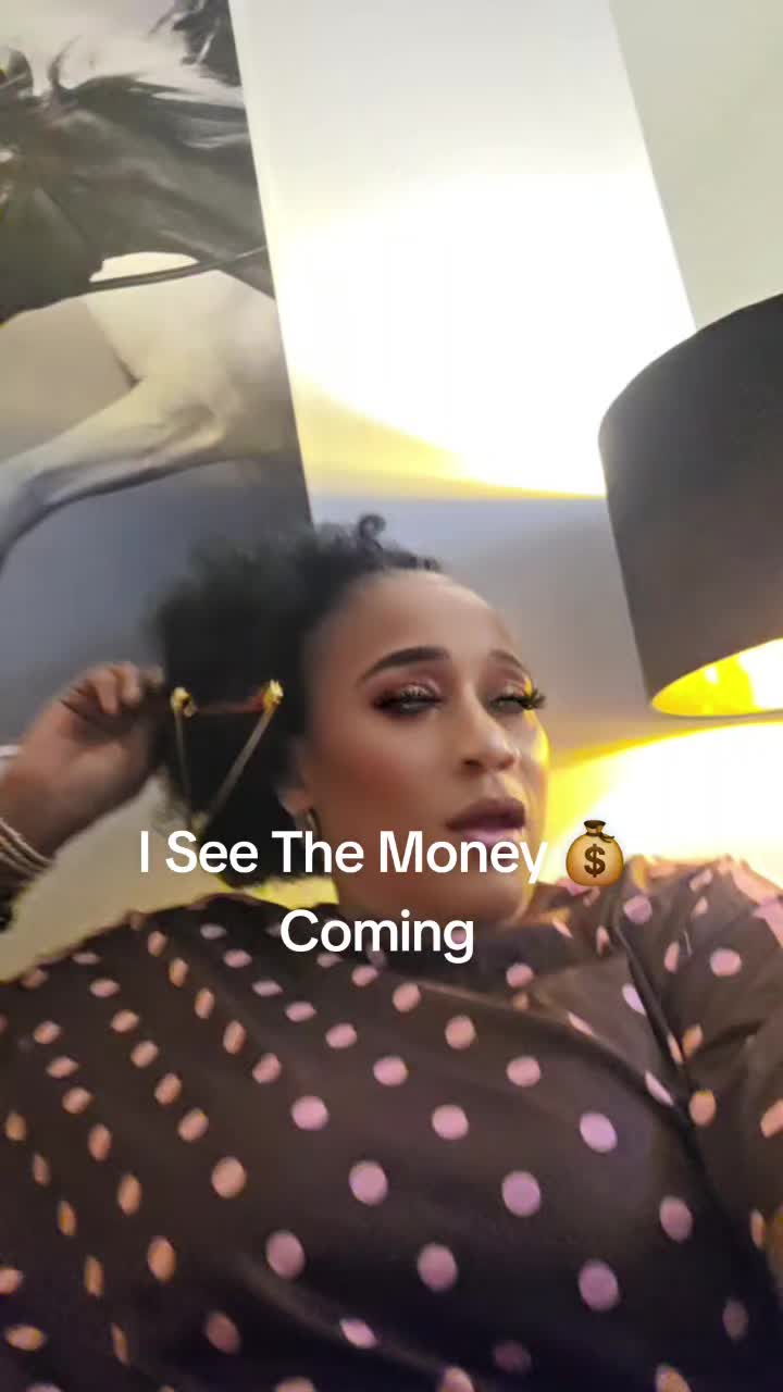@Demi