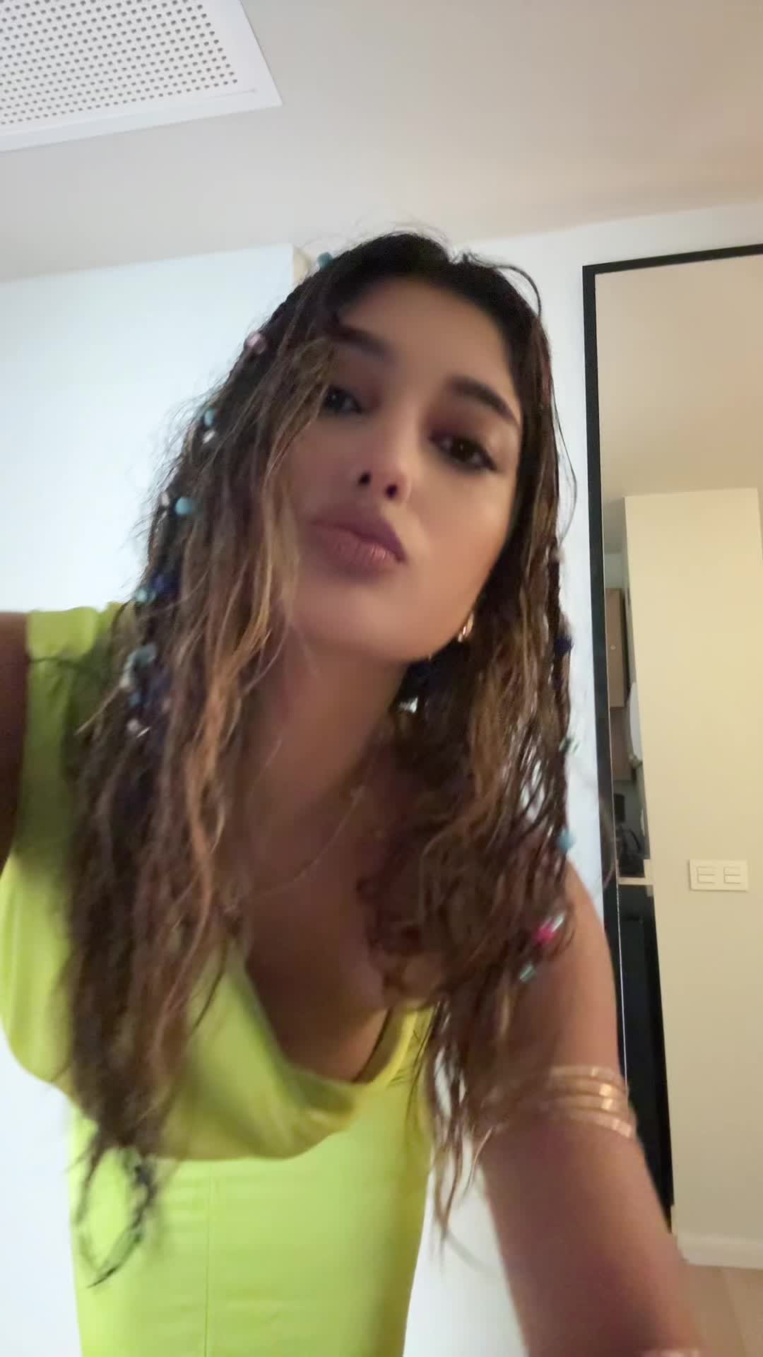 @caroline_moffett01