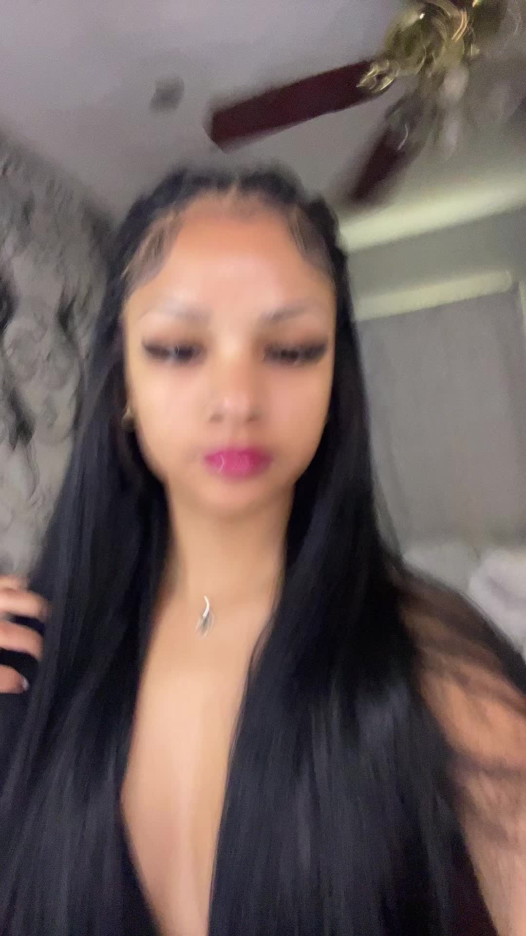 @⃟