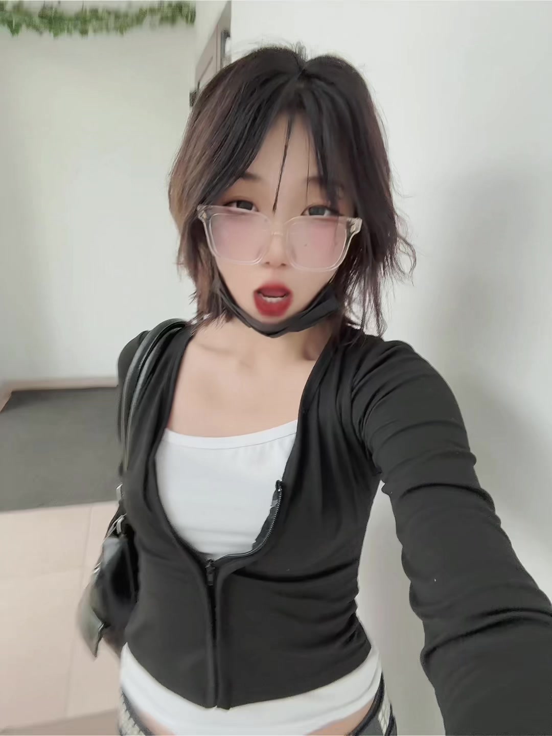 @ayourii >~<