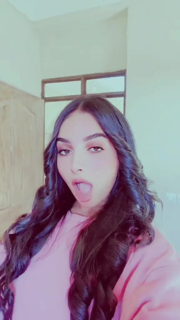 @بنت ميرا 💛👑