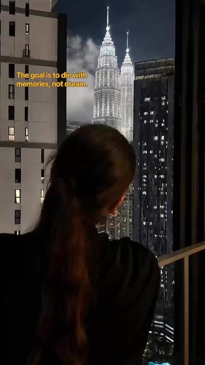 @🦊